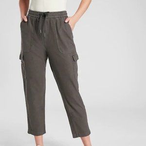 Athleta Farallon Cargo Crop Pants 8P Cyan Green